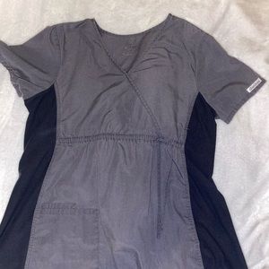 Cherokee maternity scrub top size L